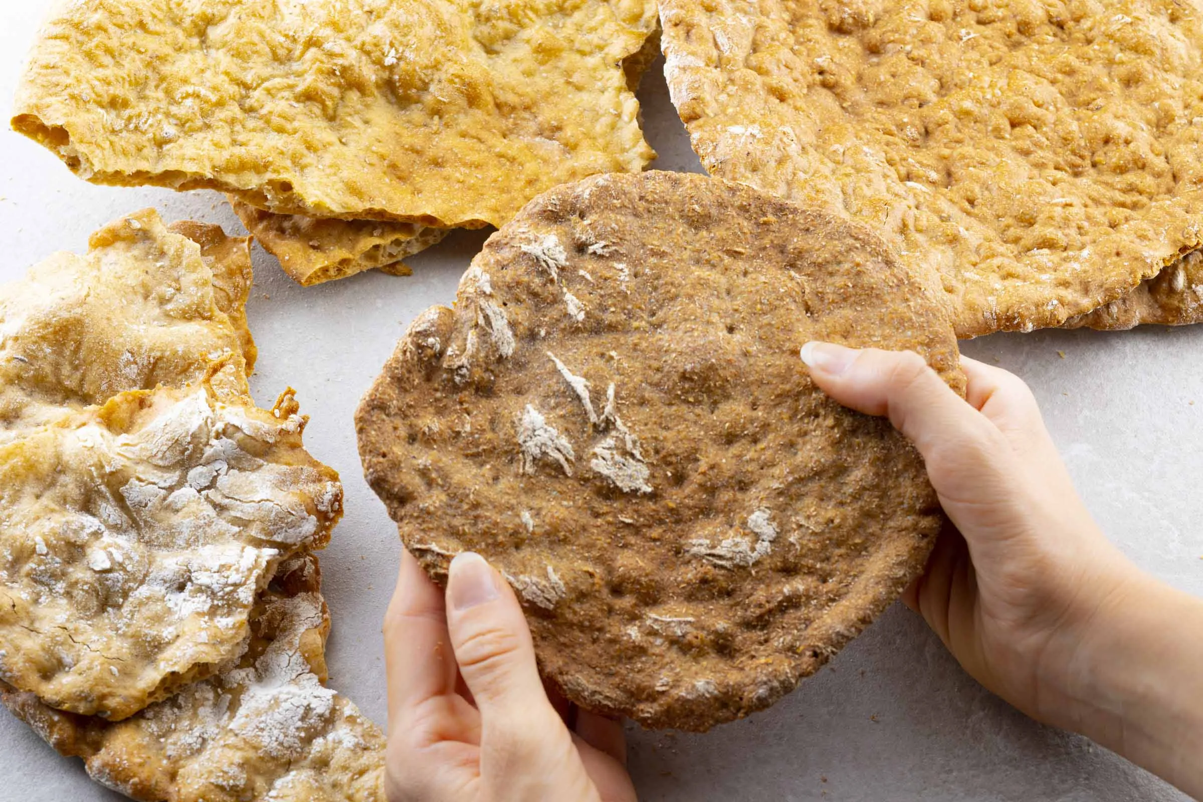 Schüttelbrot Bio di farro con semi di girasole