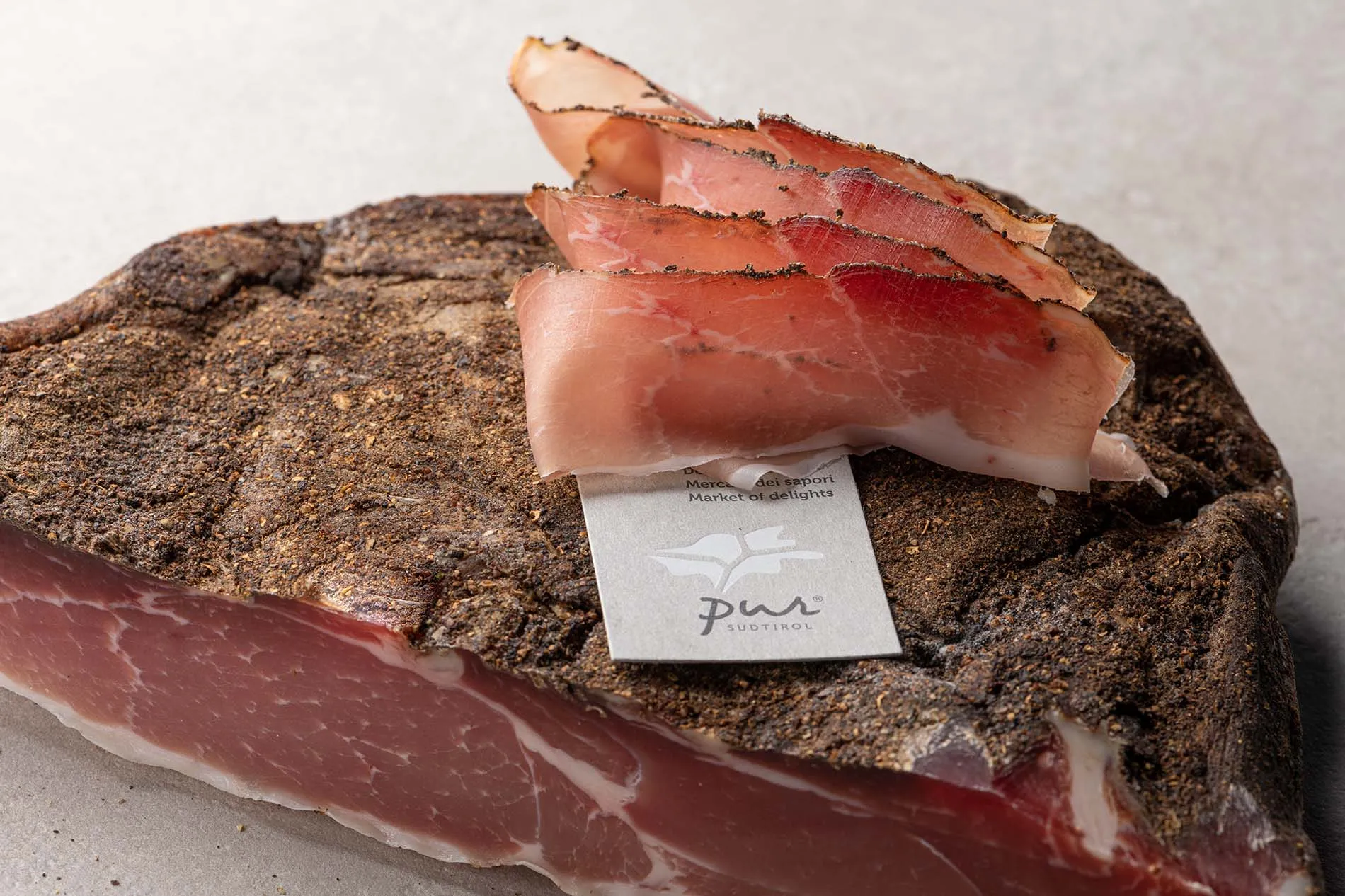 Speck Alto Adige bio IGP baffa intera