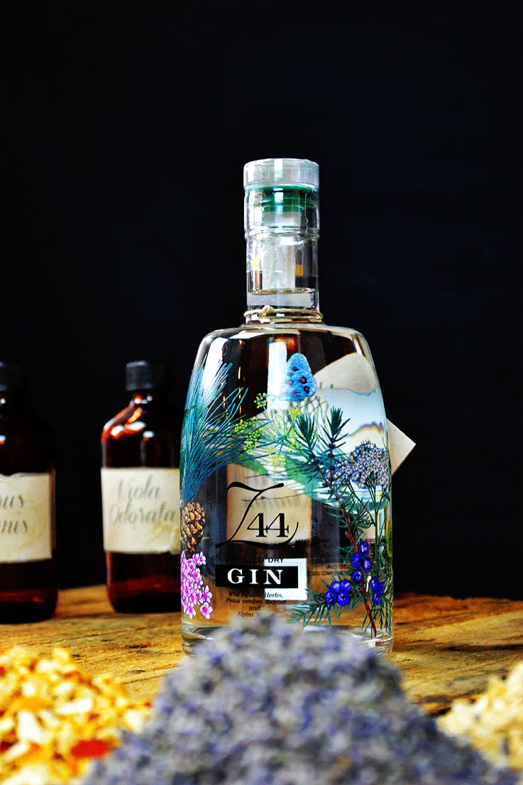 Z44 Distilled Dry Gin